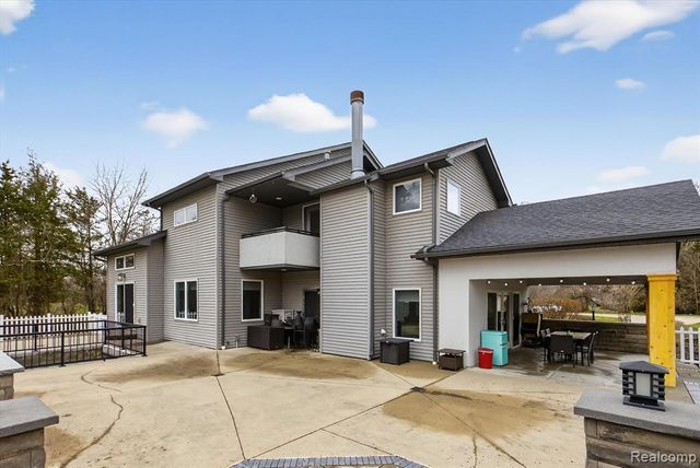 552 N Mckinley Road, Flushing, MI 48433