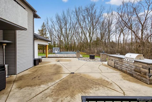 552 N Mckinley Road, Flushing, MI 48433