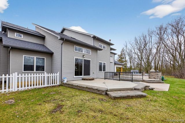 552 N Mckinley Road, Flushing, MI 48433