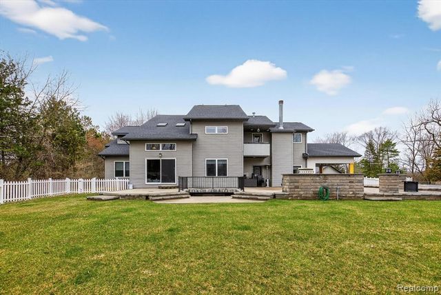 552 N Mckinley Road, Flushing, MI 48433