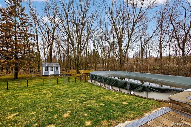 552 N Mckinley Road, Flushing, MI 48433