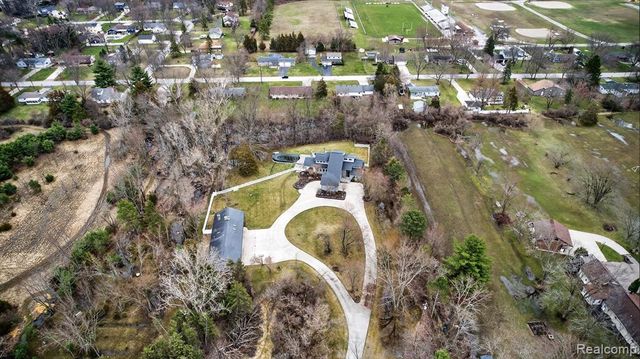 552 N Mckinley Road, Flushing, MI 48433