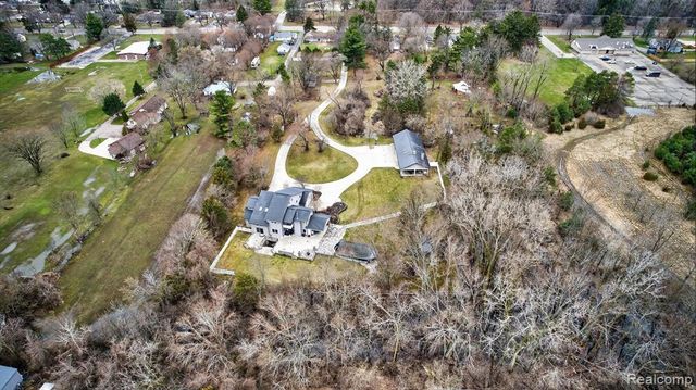 552 N Mckinley Road, Flushing, MI 48433