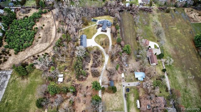 552 N Mckinley Road, Flushing, MI 48433