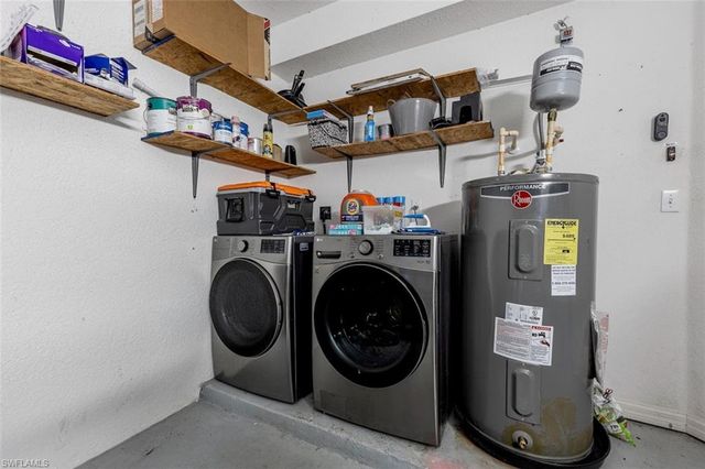 1338 Weeping Willow CT, Cape Coral, FL 33909