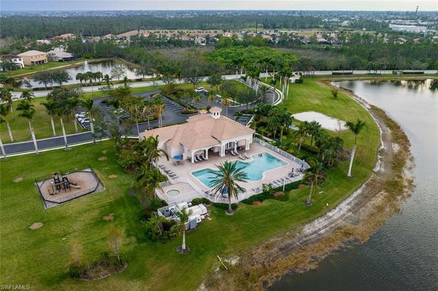 1338 Weeping Willow CT, Cape Coral, FL 33909