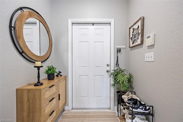 1338 Weeping Willow CT, Cape Coral, FL 33909