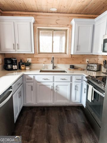 185 Walnut Ridge Drive, Cleveland, GA 30528