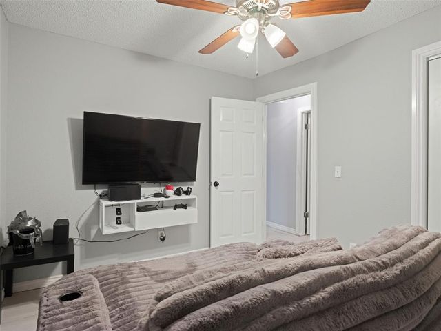 1032 SE 8th Street, Moore, OK 73160