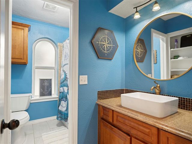 1032 SE 8th Street, Moore, OK 73160