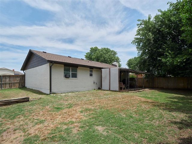 1032 SE 8th Street, Moore, OK 73160
