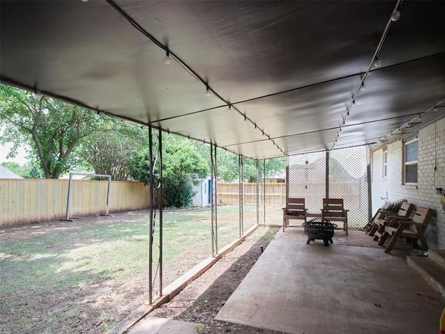 1032 SE 8th Street, Moore, OK 73160