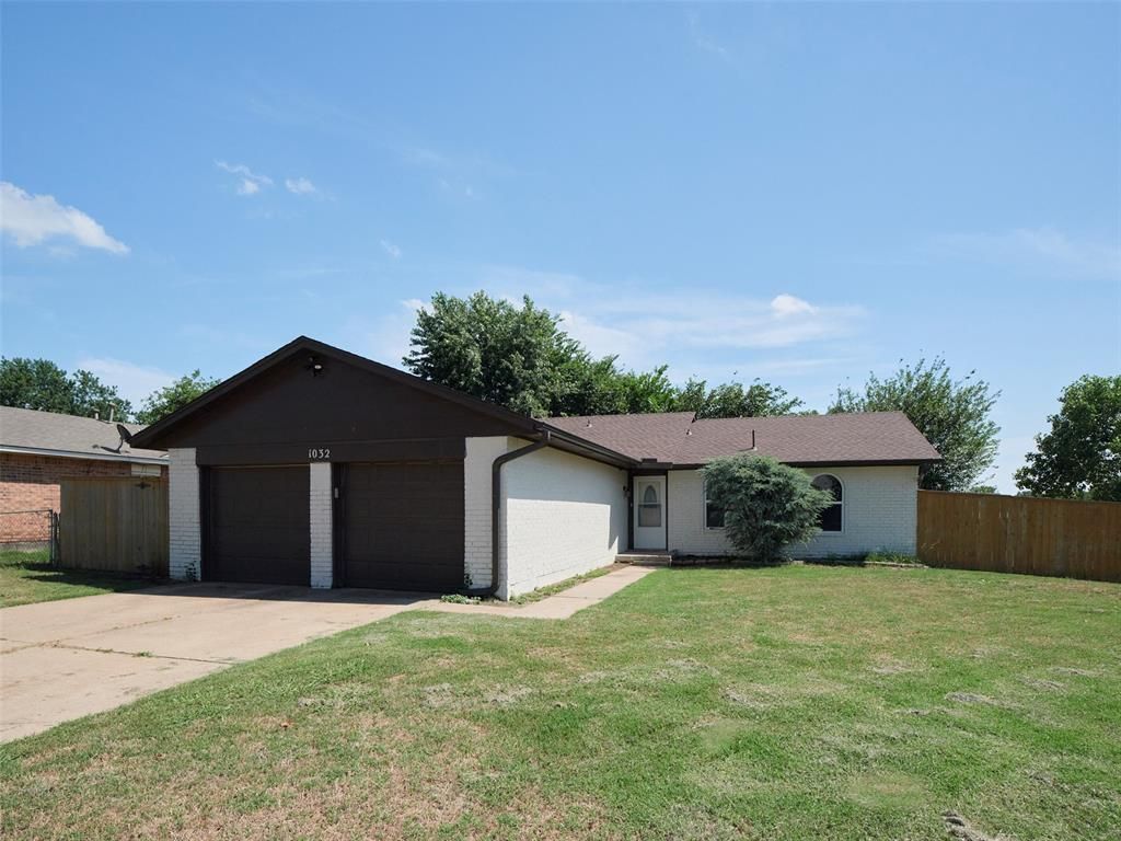 1032 SE 8th Street, Moore, OK 73160