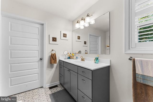 305 142ND ST, Ocean City, MD 21842