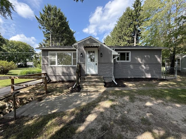 9470 Peck Road, Greenville, MI 48838
