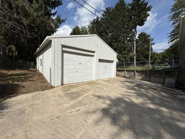 9470 Peck Road, Greenville, MI 48838
