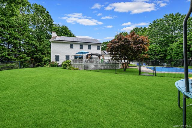 8 Old Orchard Court, Rocky Point, NY 11778