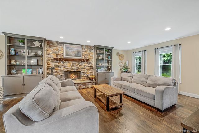 8 Old Orchard Court, Rocky Point, NY 11778