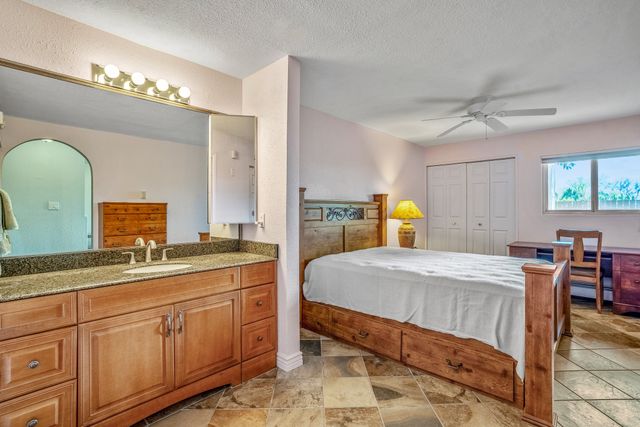 149 Calle Ojo Feliz B, Santa Fe, NM 87505