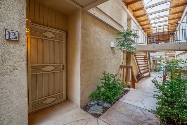 149 Calle Ojo Feliz B, Santa Fe, NM 87505