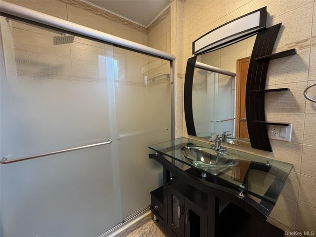 713 Yonkers Avenue 2, Yonkers, NY 10704