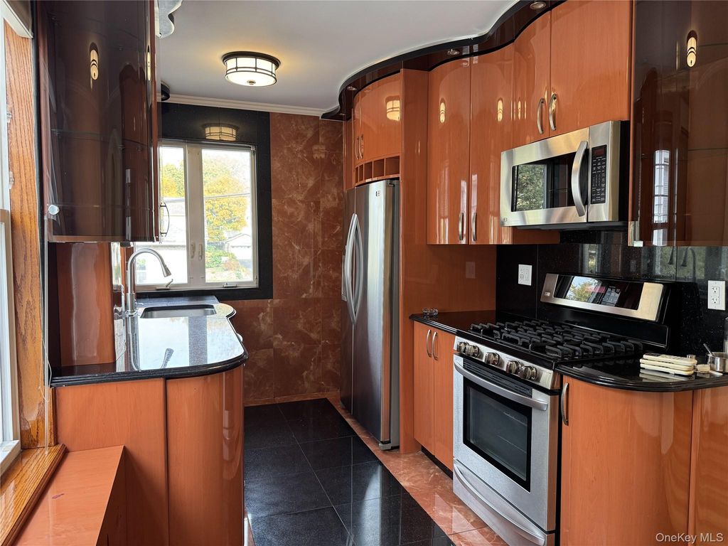 713 Yonkers Avenue 2, Yonkers, NY 10704