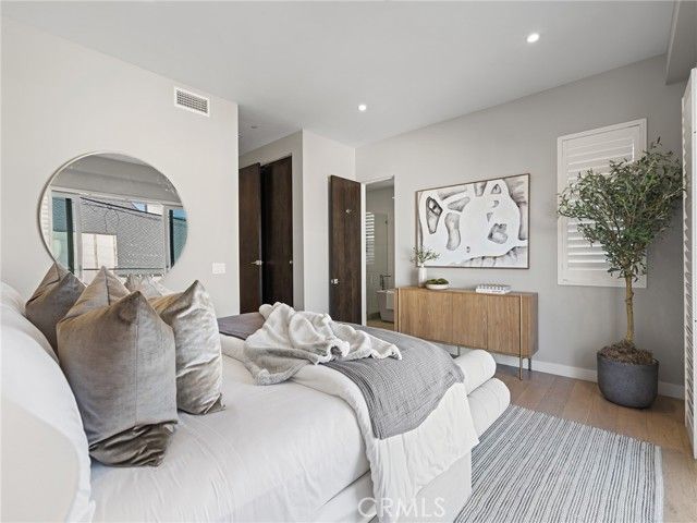 320 35th Street, Manhattan Beach, CA 90266