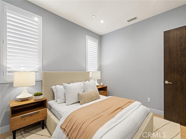 320 35th Street, Manhattan Beach, CA 90266