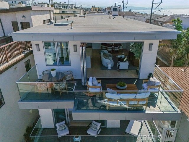 320 35th Street, Manhattan Beach, CA 90266