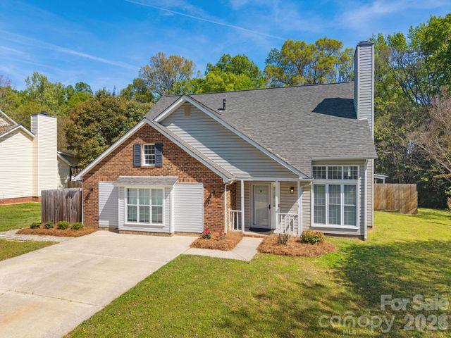 13914 Loch Loyal Drive, Charlotte, NC 28273