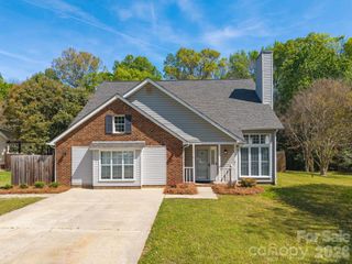 13914 Loch Loyal Drive, Charlotte, NC 28273