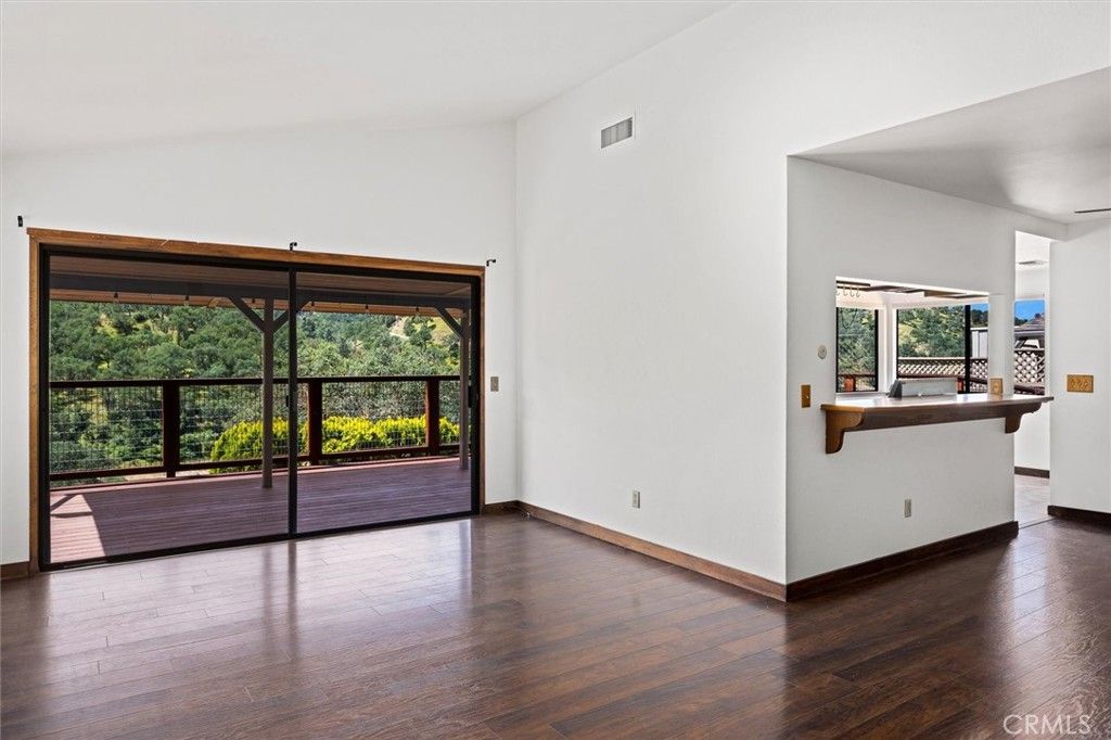 Image 7 of property listing at 5109 Bluebird Lane, Paso Robles, CA 93446