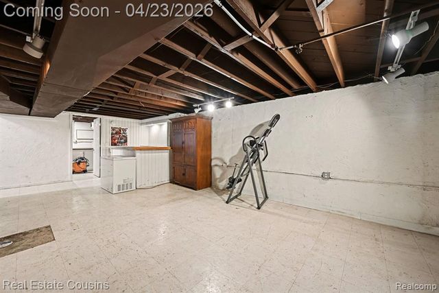 32224 Joy Road, Livonia, MI 48150
