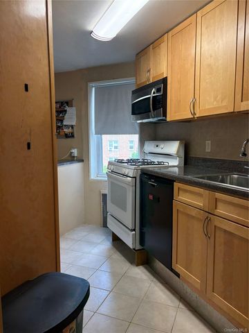 50 Davenport Avenue 1C, New Rochelle, NY 10805