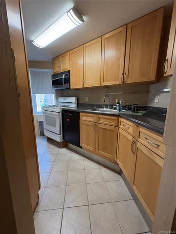 50 Davenport Avenue 1C, New Rochelle, NY 10805