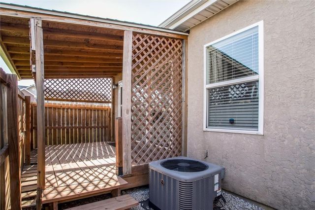 1618 Ridgeway Drive, Raymore, MO 64083