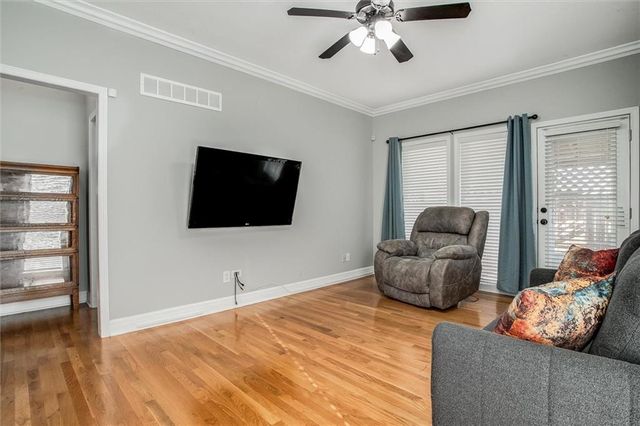 1618 Ridgeway Drive, Raymore, MO 64083