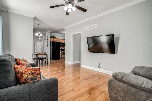 1618 Ridgeway Drive, Raymore, MO 64083