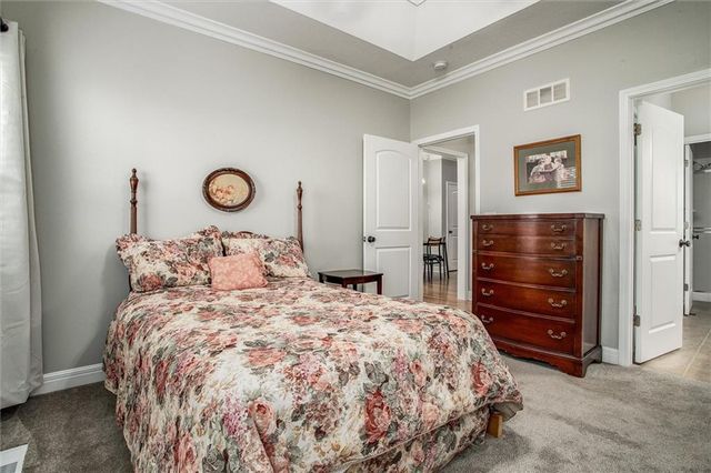 1618 Ridgeway Drive, Raymore, MO 64083