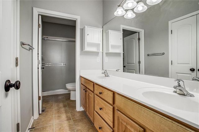 1618 Ridgeway Drive, Raymore, MO 64083