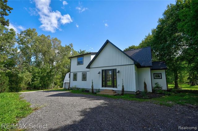 12111 Linden Road, Linden, MI 48451