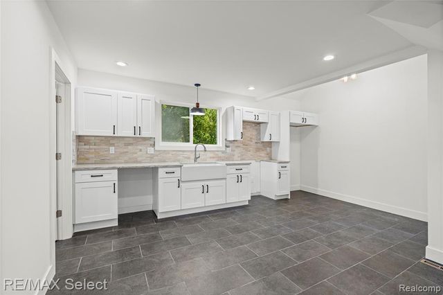 12111 Linden Road, Linden, MI 48451