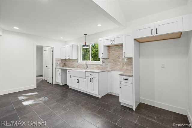 12111 Linden Road, Linden, MI 48451