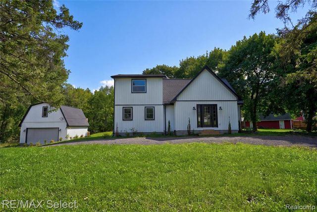 12111 Linden Road, Linden, MI 48451