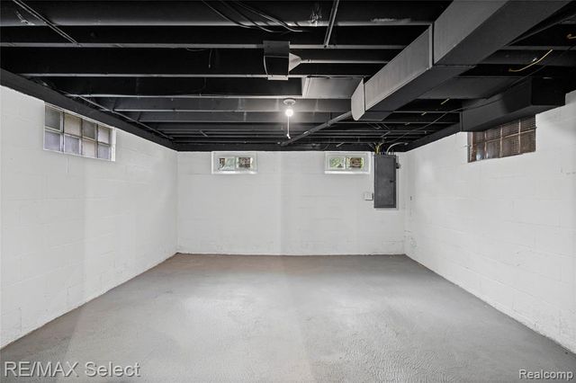 12111 Linden Road, Linden, MI 48451