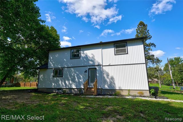 12111 Linden Road, Linden, MI 48451