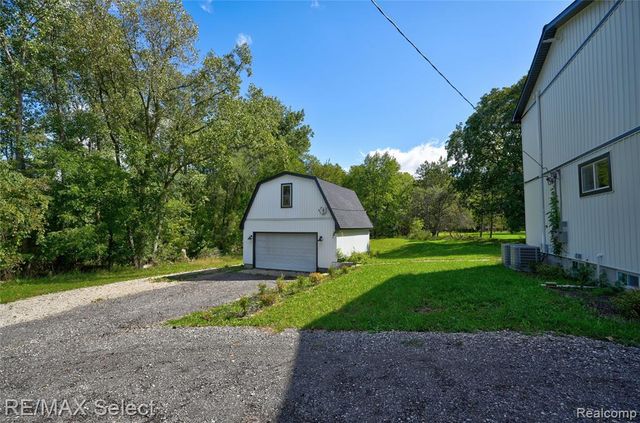 12111 Linden Road, Linden, MI 48451