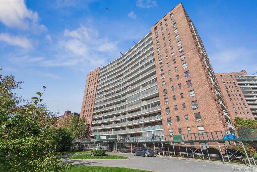 61-15 98th Street . I6 H, Rego Park, NY 11374