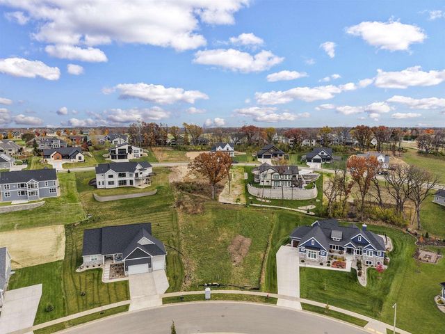 655 Cypress Way, Oregon, WI 53575