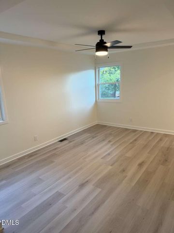 208 S Saint John Street, Burlington, NC 27217